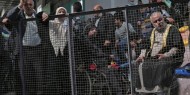 الاحتلال يمنع جريحين من العلاج بالضفة بسبب مشاركتهما بمسيرات غزة