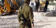 السلطات الإسرائيلية تجبر عائلة فلسطينية على هدم منزلها في مدينة رهط