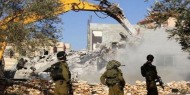 الاحتلال يهدم مبنى من طابقين بمخيم شعفاط في القدس