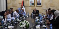 اشتية يطلع على احتياجات قرى شمال غرب القدس