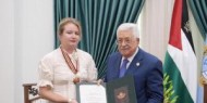 الرئيس يقلد سفيرة بولندا "نجمة القدس" من وسام القدس