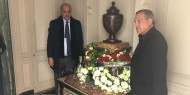 ممثلا عن الرئيس.. أبو ردينة يشارك في مراسم وداع الرئيس الفرنسي الراحل جاك شيراك