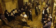 مستوطنون يؤدون طقوس تلمودية في مصلى المدرسة التنكزية قرب "الأقصى"