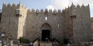 الاحتلال يعتقل شابًا عند أحد أبواب المسجد الأقصى المبارك