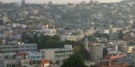 محافظ سلفيت يصدر قرارا بإزالة اليافطات المكتوبة بالعبري