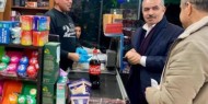 خلال جولة تفقدية في رام الله.. اشتية: سنتجاوز أزمة "كورونا" كما تجاوزنا الأصعب منها