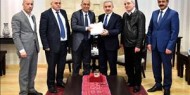 اشتية يتسلم تقرير لجنة أحداث قباطية