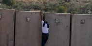 أبو بكر: الأجهزة الأمنية حجزت بطاقات لعمال حاولوا الدخول لأراضي 48 عبر فتحات "الجدار"