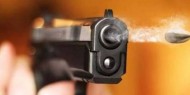 وفاة رضيعة خلال عبث شقيقتها بسلاح والدها في الخليل