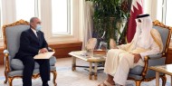 اشتية يلتقي نظيره القطري ويبحث تعزيز التعاون المشترك وتفعيل الاتفاقيات الموقعة بين البلدين