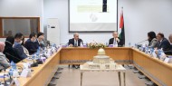 اشتية: نسعى جاهدين إلى الانفكاك التدريجي عن الاحتلال وتعزيز منتوجنا الوطني