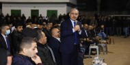 اشتية يقدم واجب العزاء بشهداء عقربا