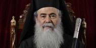 الرئيس يمنح المناضل الوطني الأب قسطنطين قرمش نجمة القدس من وسام القدس