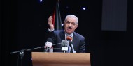 اشتية: الصحفيون جنود الحقيقة وشهود التاريخ والحاضر