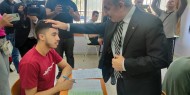 اشتية يتفقد قاعات امتحان الثانوية العامة في مدرسة ذكور كفر نعمة الصناعية