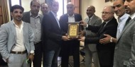 اهلي الخليل يكرم اللواء جبريل الرجوب