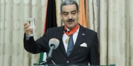 رئيس جمهورية ساحل العاج يقلد السفير عودة وساما