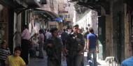 الاحتلال يمنع الاطفال الفلسطينيين من اللعب بساحات الاقصى